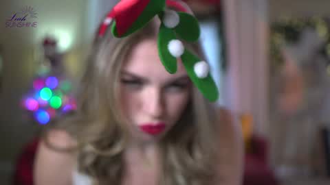 Snapshot of leahsunshine chatting on December 2024 08:27:02 PM OnlyFans leahsunshine1 online show from December 2024 08:27:02 PM