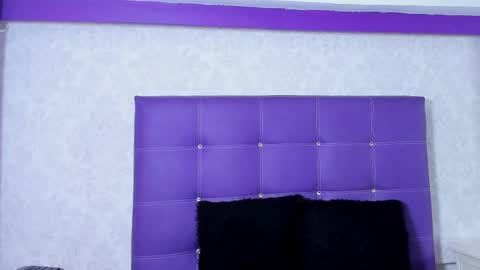 leamoreau__ online show from October 2025 12:15:01 PM