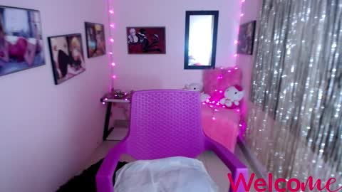 Leandra online show from February 2025 06:20:01 PM