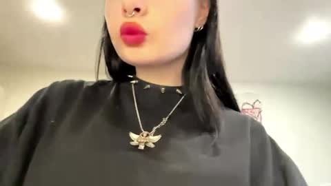 Kiki online show from April 2026 03:20:01 PM