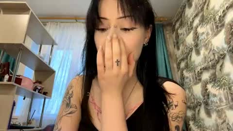 Kiki online show from April 2026 03:17:02 PM