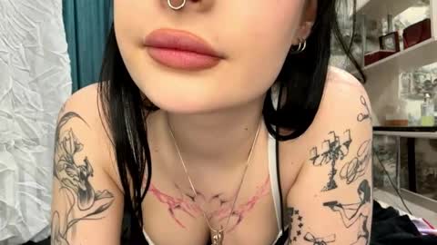 Kiki online show from April 2026 07:58:02 PM