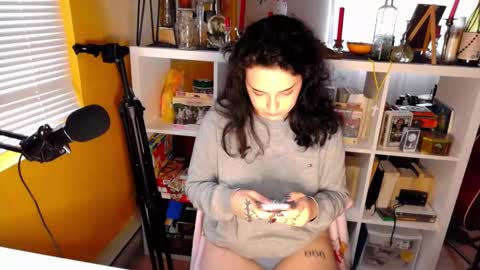 Snapshot of learaypie chatting on March 2025 09:40:02 PM Lea Ray Pie online show from March 2025 09:40:02 PM