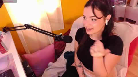 Snapshot of learaypie chatting on November 2025 05:14:01 PM Lea Ray Pie online show from November 2025 05:14:01 PM