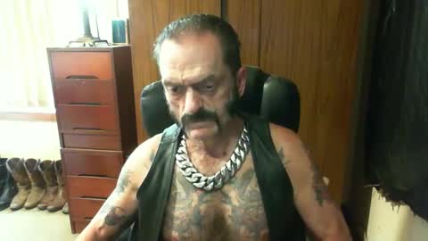 leathergreaser online show from January 2025 02:04:01 AM