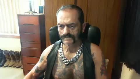 leathergreaser online show from January 2025 01:55:01 AM