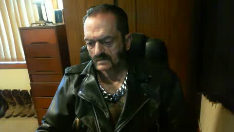 leathergreaser online show from February 2025 10:54:01 PM