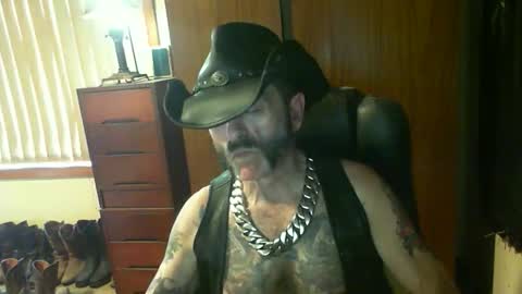 Snapshot of leathergreaser chatting on March 2026 01:35:02 AM leathergreaser online show from March 2026 01:35:02 AM