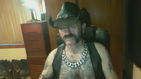 Snapshot of leathergreaser chatting on March 2026 08:02:02 PM leathergreaser online show from March 2026 08:02:02 PM