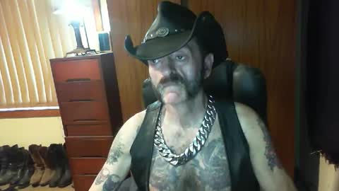 Snapshot of leathergreaser chatting on March 2026 08:37:01 PM leathergreaser online show from March 2026 08:37:01 PM