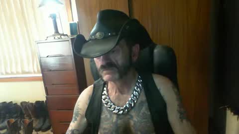 Snapshot of leathergreaser chatting on March 2026 07:14:02 AM leathergreaser online show from March 2026 07:14:02 AM