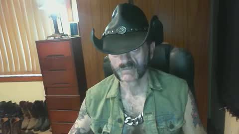 Snapshot of leathergreaser chatting on March 2026 09:18:02 PM leathergreaser online show from March 2026 09:18:02 PM