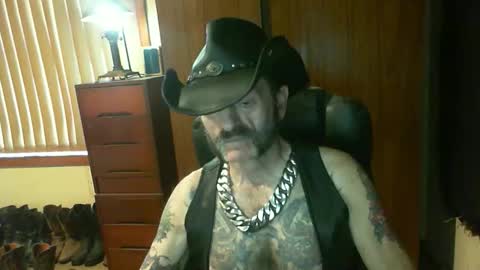Snapshot of leathergreaser chatting on March 2026 11:08:01 PM leathergreaser online show from March 2026 11:08:01 PM