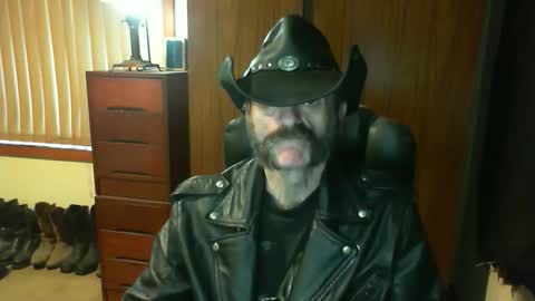 Snapshot of leathergreaser chatting on April 2026 11:14:01 PM leathergreaser online show from April 2026 11:14:01 PM
