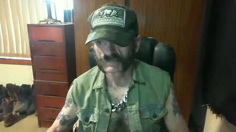 Snapshot of leathergreaser chatting on April 2026 08:50:01 PM leathergreaser online show from April 2026 08:50:01 PM