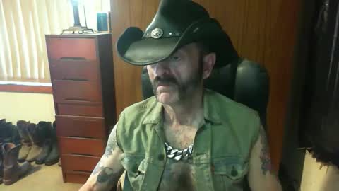 Snapshot of leathergreaser chatting on April 2026 01:54:01 AM leathergreaser online show from April 2026 01:54:01 AM