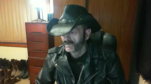 Snapshot of leathergreaser chatting on April 2026 08:03:02 PM leathergreaser online show from April 2026 08:03:02 PM