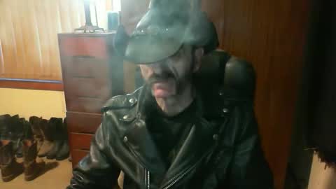 Snapshot of leathergreaser chatting on April 2026 08:14:02 PM leathergreaser online show from April 2026 08:14:02 PM
