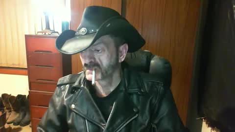 Snapshot of leathergreaser chatting on April 2026 07:43:01 PM leathergreaser online show from April 2026 07:43:01 PM