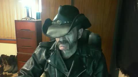 Snapshot of leathergreaser chatting on April 2026 07:58:02 PM leathergreaser online show from April 2026 07:58:02 PM