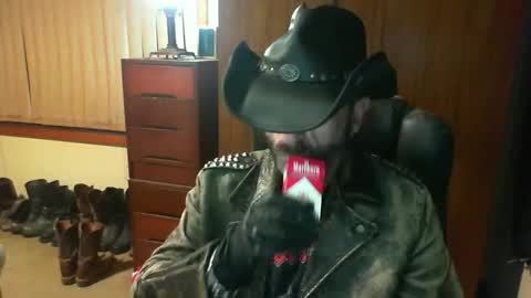 Snapshot of leathergreaser chatting on April 2026 07:20:01 PM leathergreaser online show from April 2026 07:20:01 PM