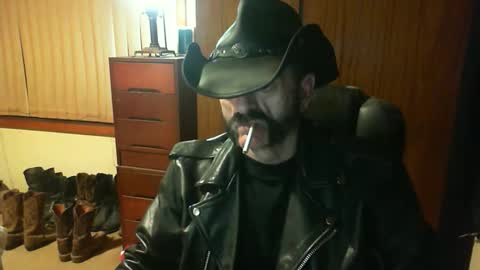 Snapshot of leathergreaser chatting on May 2026 06:01:01 PM leathergreaser online show from May 2026 06:01:01 PM