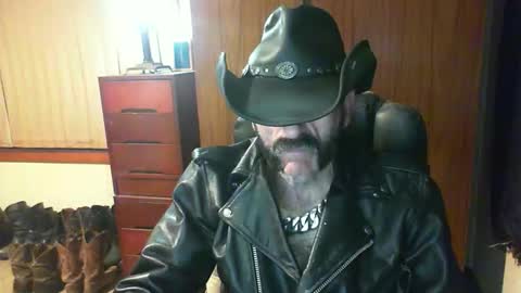 Snapshot of leathergreaser chatting on May 2026 08:06:02 PM leathergreaser online show from May 2026 08:06:02 PM