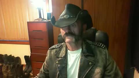 Snapshot of leathergreaser chatting on May 2026 08:47:02 PM leathergreaser online show from May 2026 08:47:02 PM