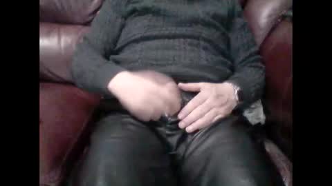 Snapshot of leatherpants68 chatting on December 2024 10:19:01 PM leatherpants68 online show from December 2024 10:19:01 PM