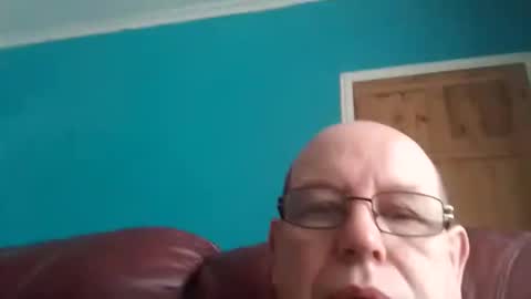 Snapshot of leatherpants68 chatting on October 2025 10:40:02 AM leatherpants68 online show from October 2025 10:40:02 AM