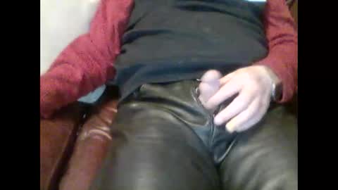leatherpants68 online show from March 2026 09:52:01 PM