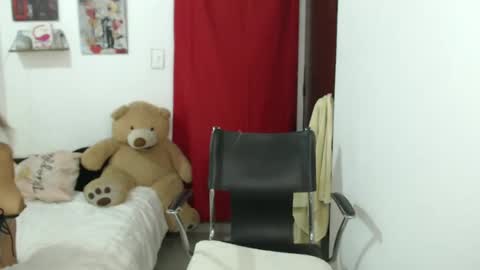 Snapshot of leche2023 chatting on October 2025 05:57:02 PM My love online show from October 2025 05:57:02 PM