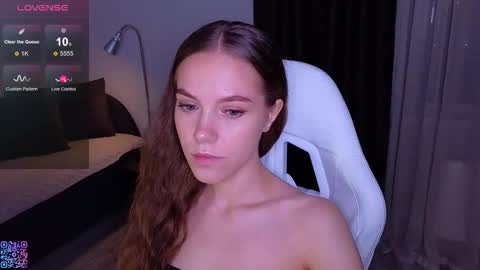 lecsika online show from November 2025 12:05:01 PM