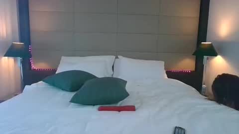 Snapshot of leelou_dallas chatting on February 2026 12:33:02 AM Leelou online show from February 2026 12:33:02 AM