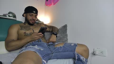 Snapshot of leenar_key chatting on January 2025 03:48:01 AM leenar_key online show from January 2025 03:48:01 AM