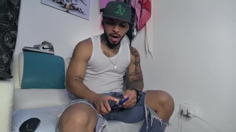 Snapshot of leenar_key chatting on February 2025 02:02:01 PM leenar_key online show from February 2025 02:02:01 PM