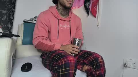 Snapshot of leenar_key chatting on February 2025 10:12:01 AM leenar_key online show from February 2025 10:12:01 AM