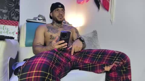 Snapshot of leenar_key chatting on February 2025 06:00:01 PM leenar_key online show from February 2025 06:00:01 PM