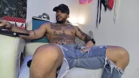 Snapshot of leenar_key chatting on February 2025 05:25:02 PM leenar_key online show from February 2025 05:25:02 PM