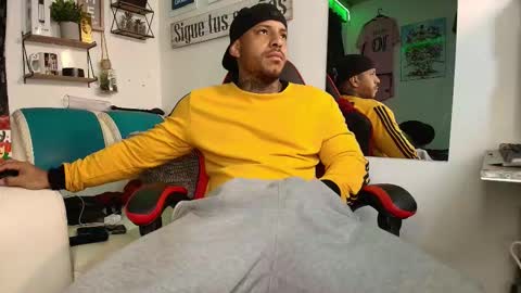 Snapshot of leenar_key chatting on December 2025 10:57:02 AM leenar_key online show from December 2025 10:57:02 AM