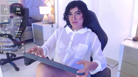 Snapshot of leethompson_ chatting on January 2025 02:58:02 PM Leet online show from January 2025 02:58:02 PM