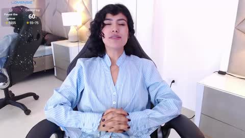 Snapshot of leethompson_ chatting on February 2025 03:04:01 PM Leet online show from February 2025 03:04:01 PM