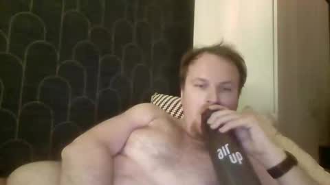 Snapshot of leeuwarder12 chatting on December 2025 03:50:01 PM leeuwarder12 online show from December 2025 03:50:01 PM