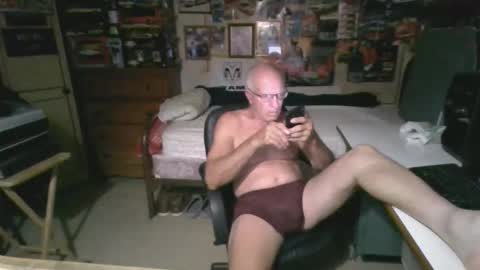 Snapshot of leezamm1132 chatting on May 2026 02:42:02 AM leezamm1132 online show from May 2026 02:42:02 AM