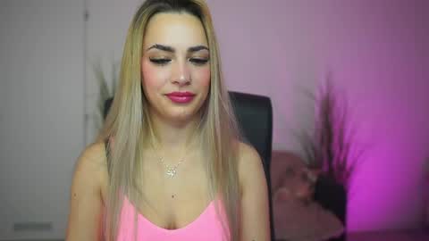 LegallyBlonde18 online show from April 2026 05:40:02 PM