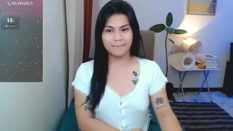Snapshot of leighcortesi chatting on July 2026 05:08:02 PM Cailey online show from July 2026 05:08:02 PM