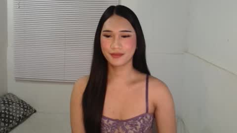 Snapshot of leighs_celine chatting on February 2026 05:00:02 PM leighs_celine online show from February 2026 05:00:02 PM