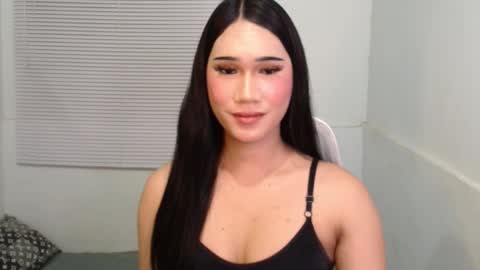 Snapshot of leighs_celine chatting on March 2026 05:19:02 PM leighs_celine online show from March 2026 05:19:02 PM