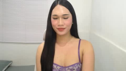 Snapshot of leighs_celine chatting on April 2026 04:12:02 PM leighs_celine online show from April 2026 04:12:02 PM