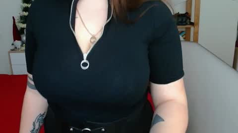 Leila online show from February 2025 12:38:02 PM